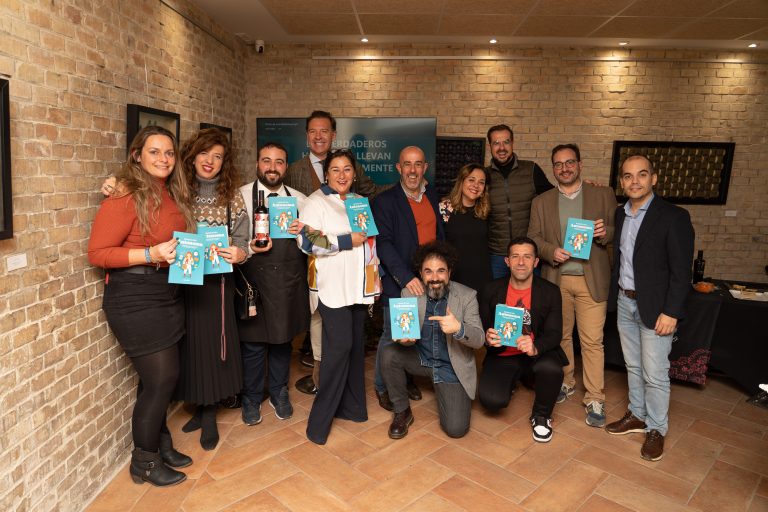 Presentación libro diario de una autónomo mar liñan muñoz (foto grupal)